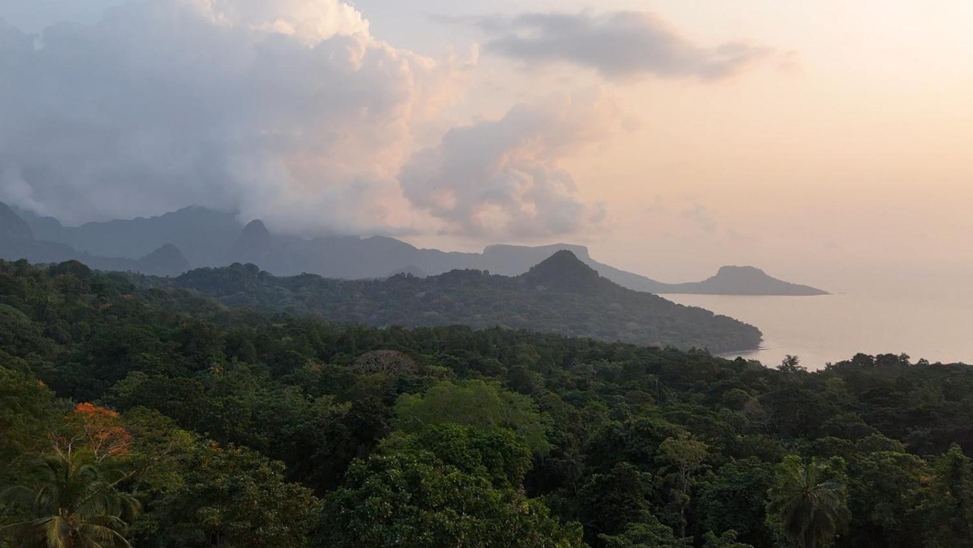 World'S View Wild Camping Salaszoi, Principe Island Santo António エクステリア 写真